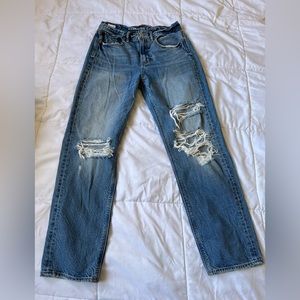 American Eagle Mid-Rise 90’s Boyfriend Jeans